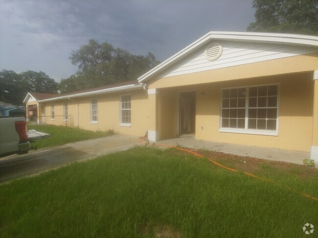 Building Photo - 13446 Johnson St