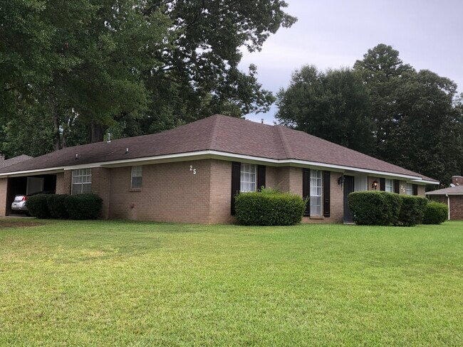 Photo - 25 Woodgate Dr House