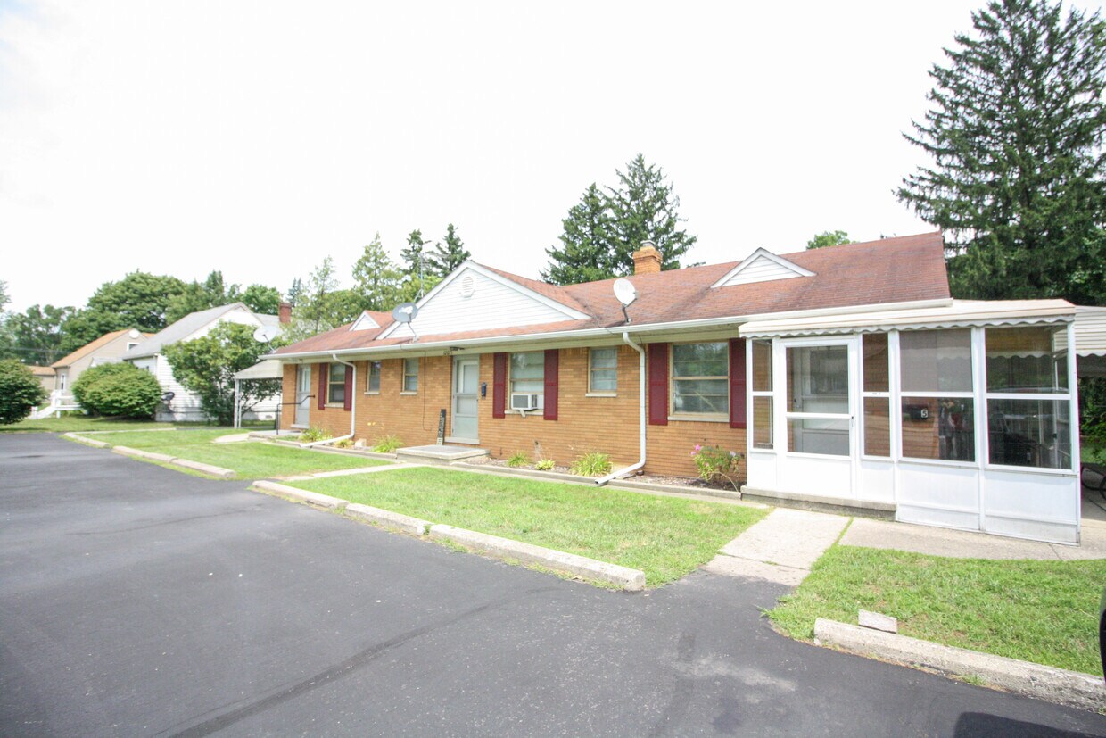 12071 Schultz St, Romulus, MI 48174 Apartments Romulus, MI