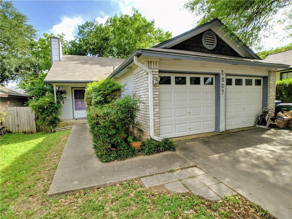 Primary Photo - 1807 Rainy Meadows Dr