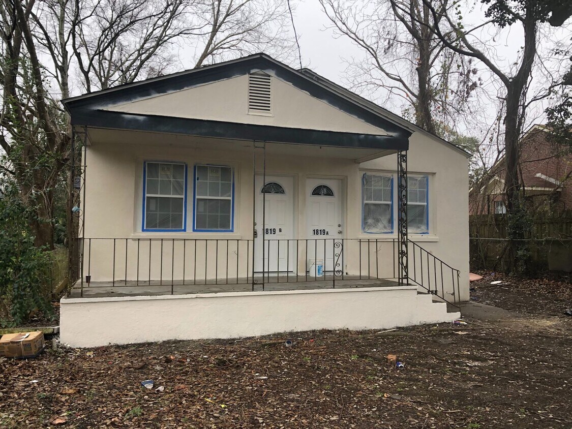 Foto principal - 1819 English St