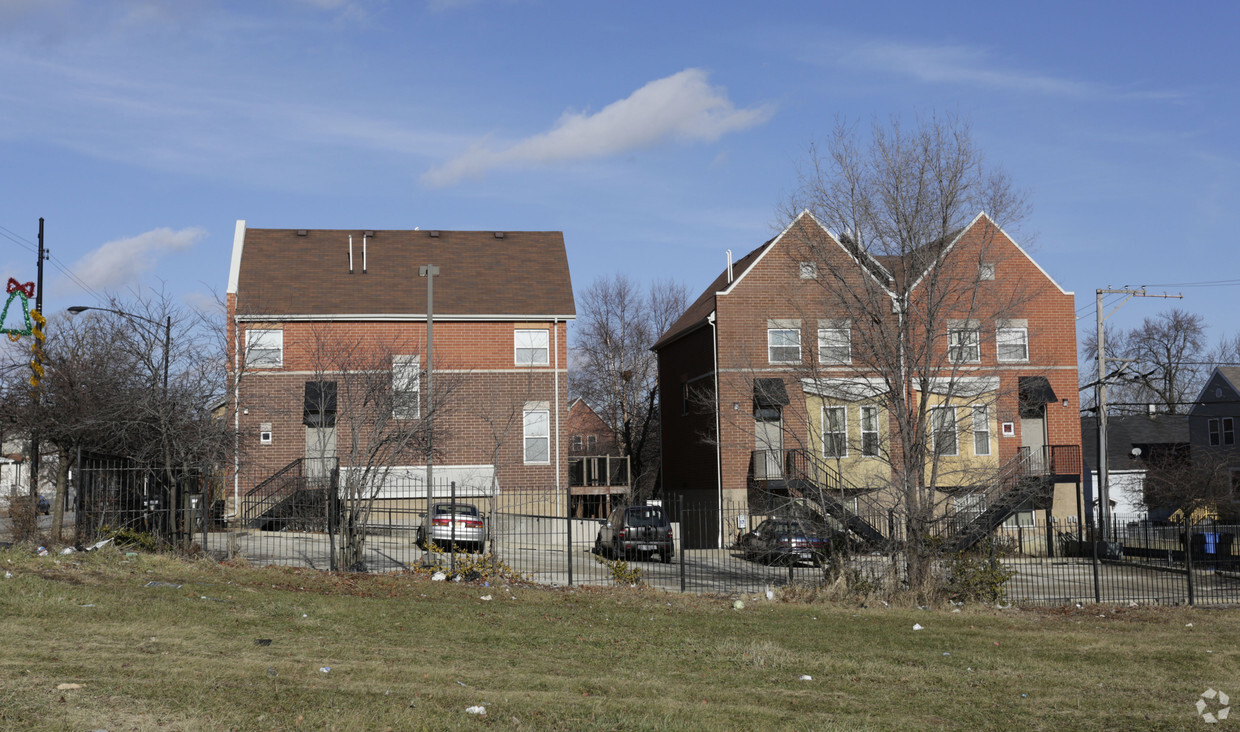 Building Photo - Roseland Ridge Apartments