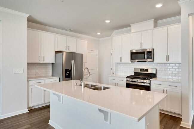 Foto del edificio - Welcome Home! Beautiful 4BR / 3BA Gem in M...
