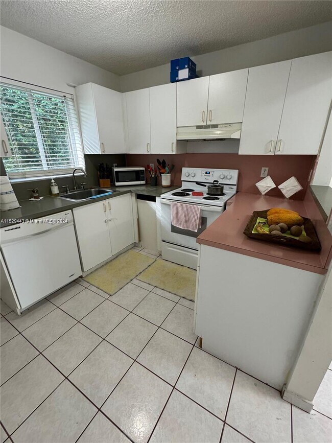 Foto del edificio - 8200 SW 92nd St