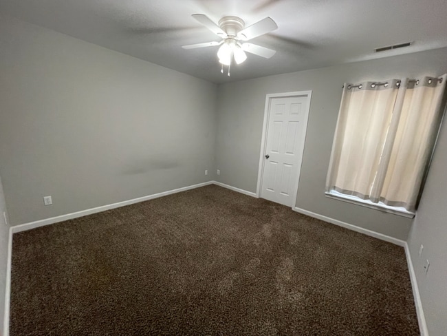 Building Photo - 117B Cap America Dr