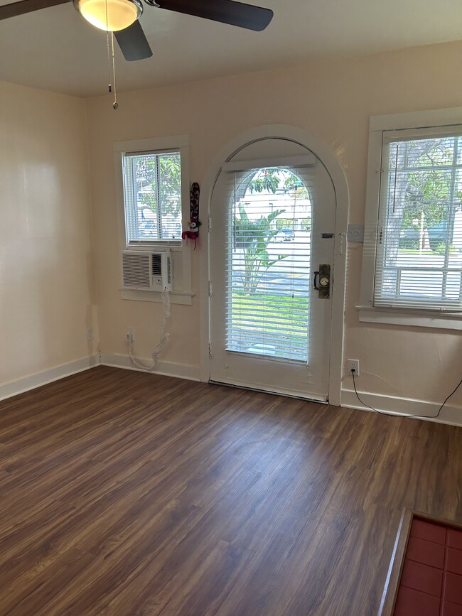 Building Photo - 515 N Garfield Ave