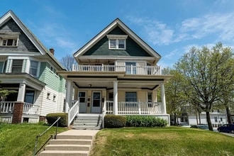 Building Photo - 1106 E Clarke St