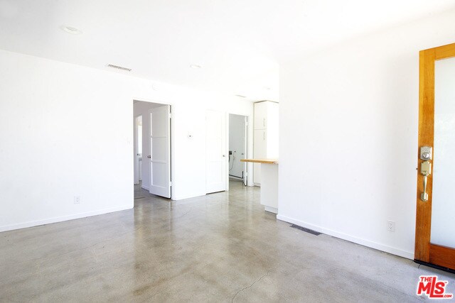 Foto del edificio - 3206 Silver Lake Blvd