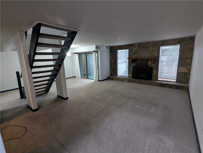 Foto del edificio - 232 Toweridge Dr SW