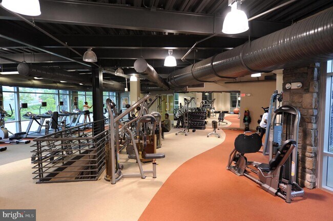 Foto del edificio - 2291 Potomac Club Pkwy