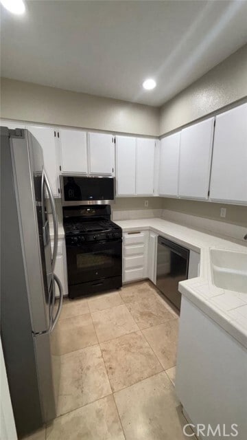 Foto del edificio - 27546 Jasmine Ave