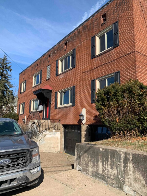 1615 Sumac St Unit 2 L, McKeesport, PA 15132 Room for Rent in