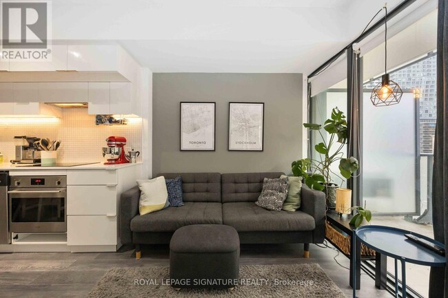 Photo du bâtiment - 185 Roehampton Ave