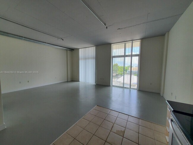 Building Photo - 2100 Van Buren St