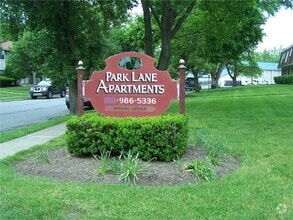 Building Photo - 102 Park Ln