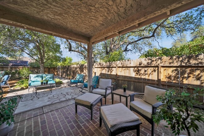 Foto del edificio - 3622 Canterbury Dr