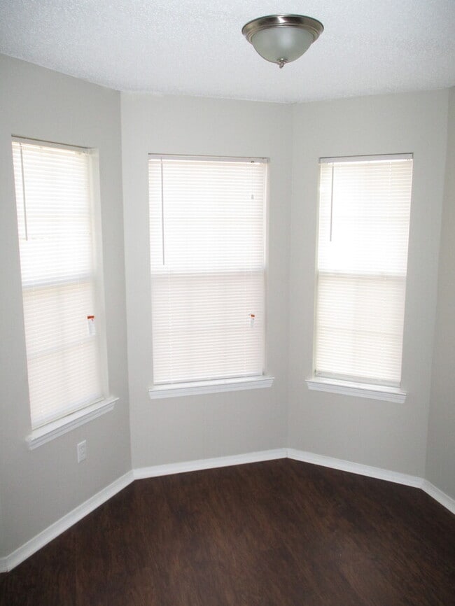 Building Photo - 2401 Cherry Creek Cir