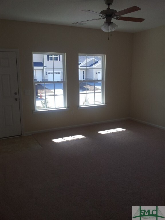 Foto del edificio - 48 Cypress Ln