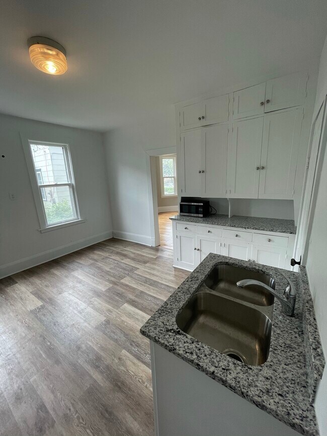 Kitchen - 3451 Snelling Ave