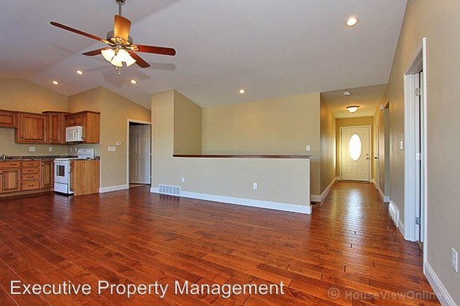 Building Photo - 2480-2480 Travelers Way