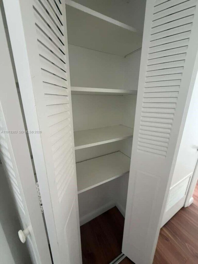 Foto del edificio - 2780 NE 183rd St