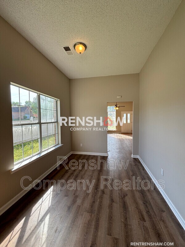 Foto del edificio - 1933 Garden Leaf Dr