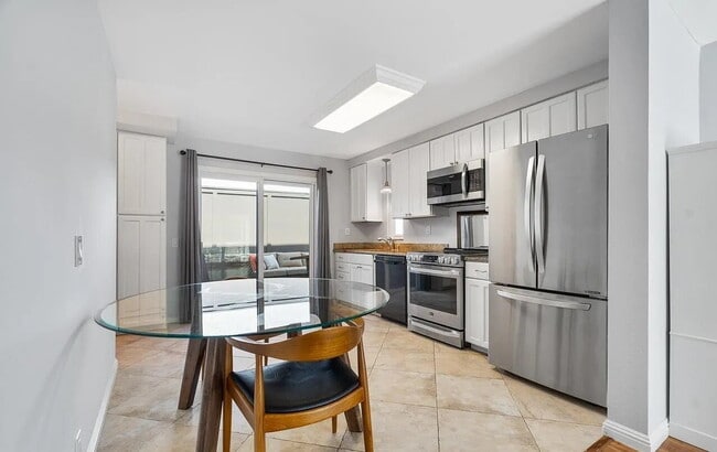 Building Photo - Beautifully Maintained Rental Unit Available
