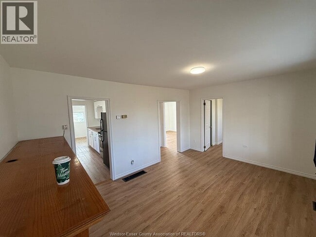 Photo du bâtiment - 3693 Queen St