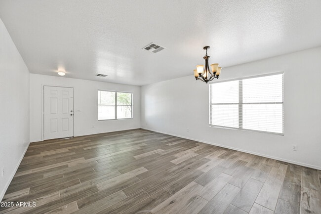 Building Photo - 225 E Gwen St