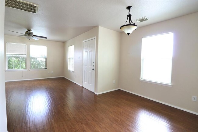Building Photo - 20641 Patriot Park Ln