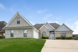 Building Photo - 1573 Golden Oaks Loop N