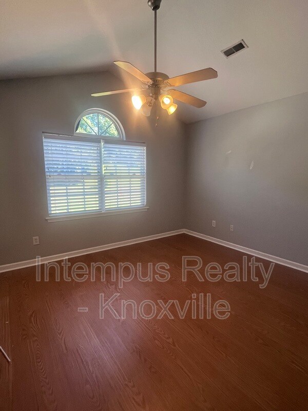 Foto del edificio - 413 Bowers Park Cir