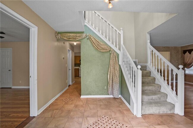 Foto del edificio - 2224 Eagles Nest Cir