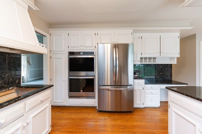 Building Photo - 536 Kirkwood Cove