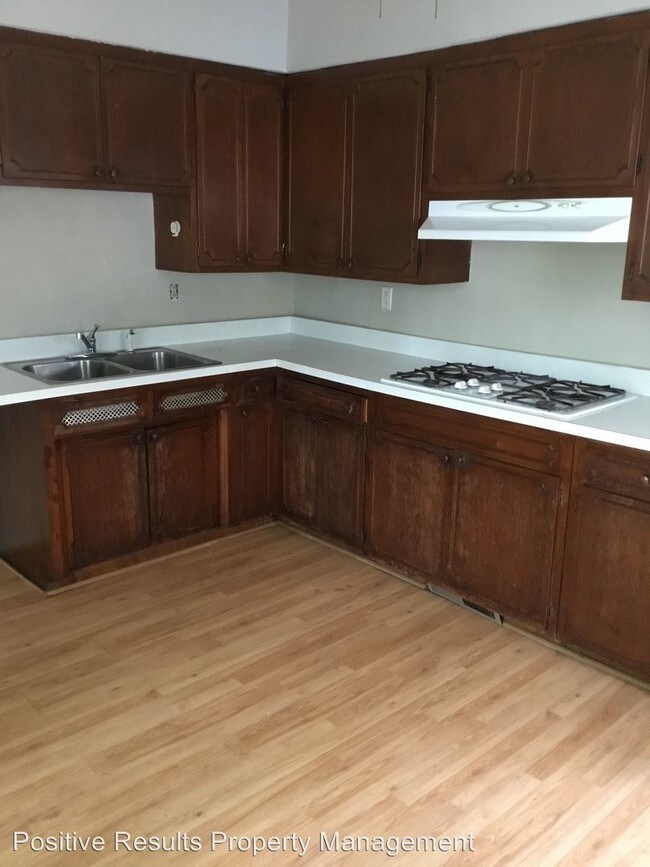 Building Photo - 4 br, 2 bath House - 130 S. Highland Ave.