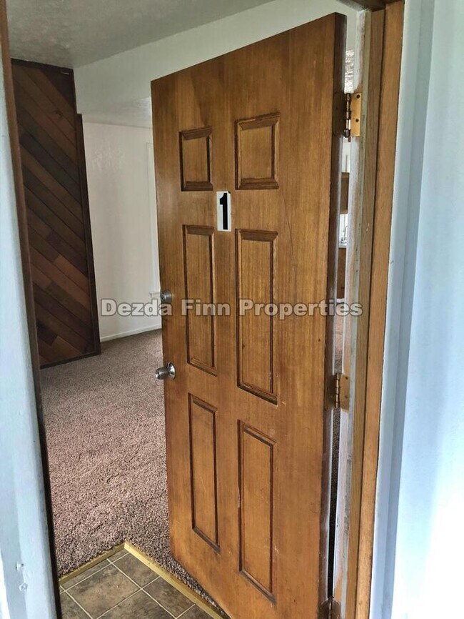 Foto del edificio - 2402 W Dean Ave