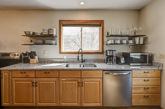 Building Photo - Affordable Luxury 2b/1b in Salida — Utilit...