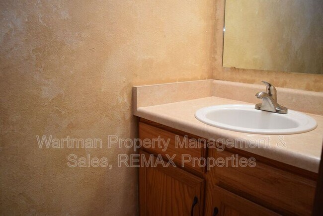 Building Photo - 2860 Frazier Ln