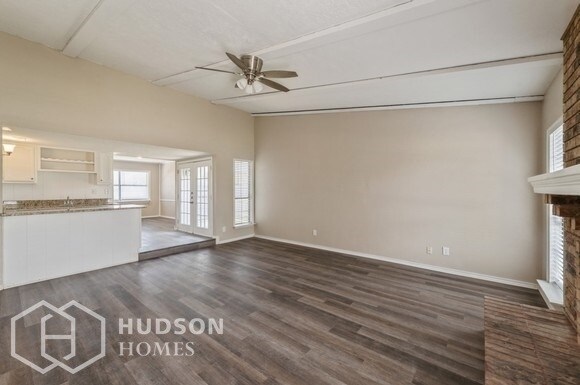 Building Photo - NOW AVAILABLE! - 8609 Kensington Dr, Rowle...