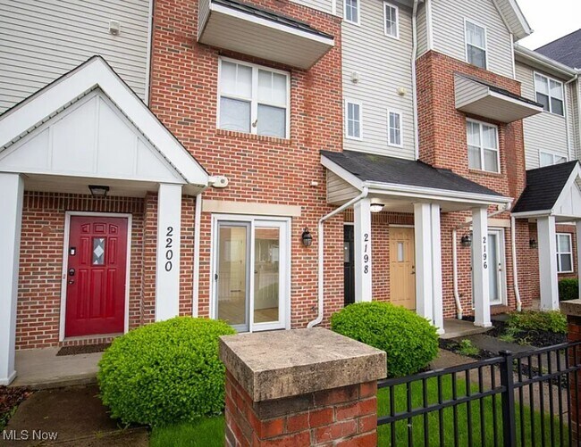 Building Photo - 2198 Noble Rd