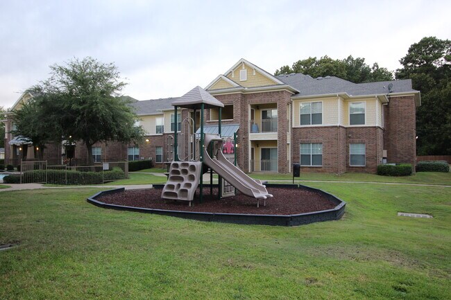 Área de juegos para niños - Churchill At Longview