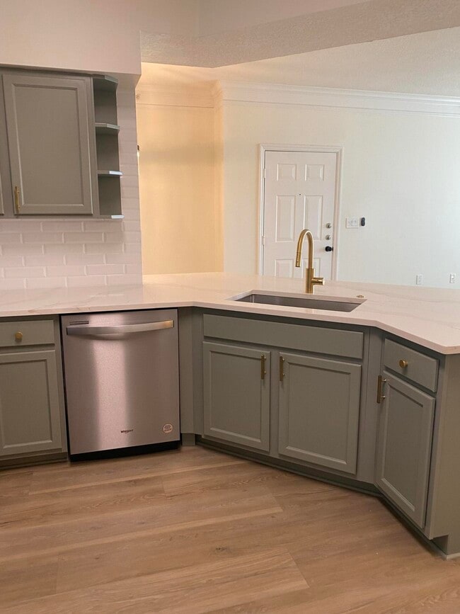 Foto del edificio - 9887 Baywinds Blvd