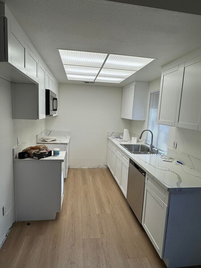 Building Photo - 5546-5548 Kohler Avenue