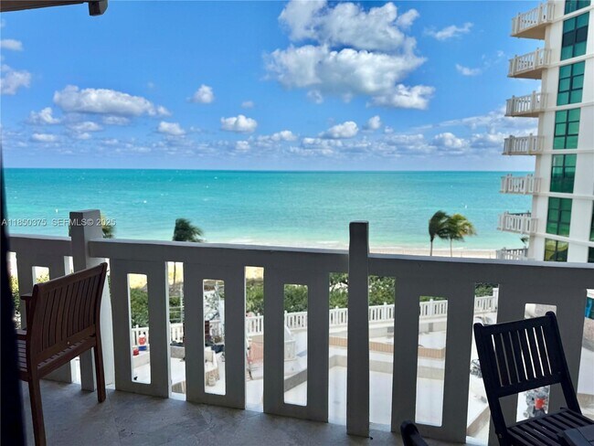 Building Photo - 1111 Crandon Blvd