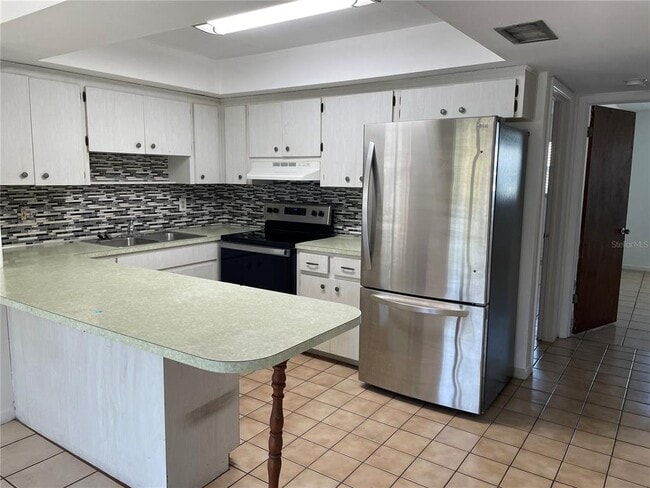 Building Photo - 116 Southwest Jefferson Cir N