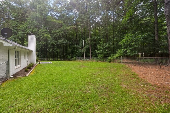 Building Photo - Updated 3BR Home on 1.36 Acres in Whitewater School District