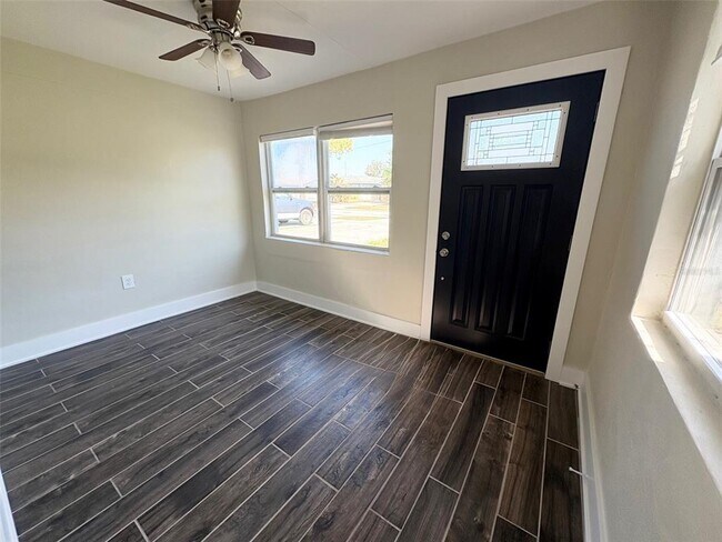 Foto del edificio - 736 86th Ave N