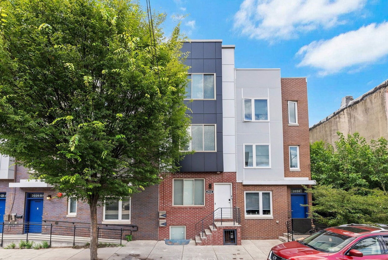 Photo - 2032  N Franklin Street