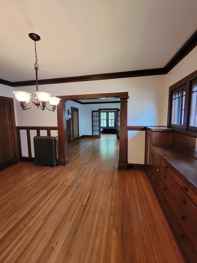 Building Photo - 3037 Knox Ave S