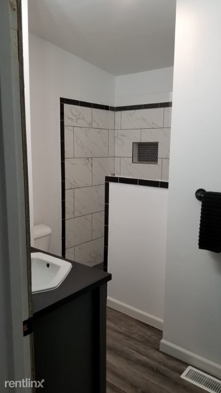 Foto del edificio - 3 br, 2 bath House - 16004 Motor Pl